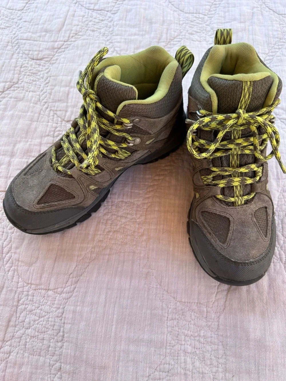 Kids Waterproof Lace-Up Trail Model Hiking Boots - sz 6